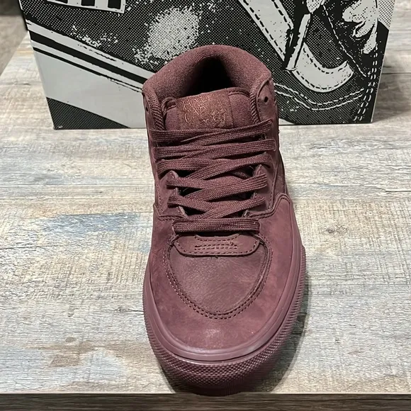 NWT Skate Half Cab Mono Men's Shoes - Brown/Burgundy - VN0A5FCDCHC
