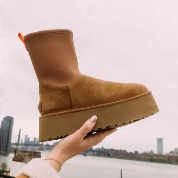 NWT UGG Classic Dipper Stretch Boots!