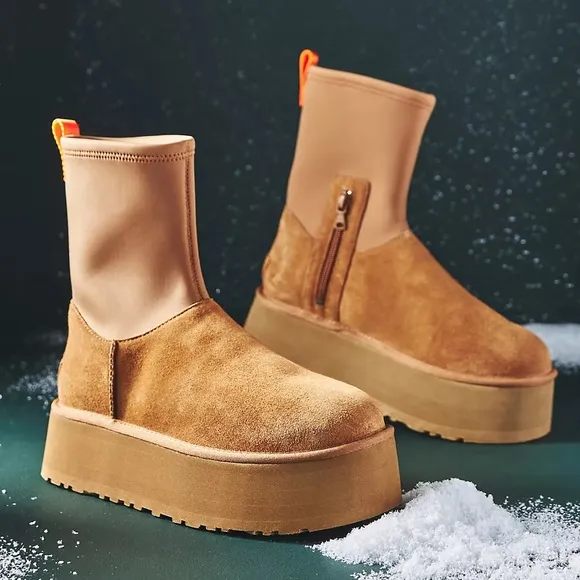 NWT UGG Classic Dipper Stretch Boots!
