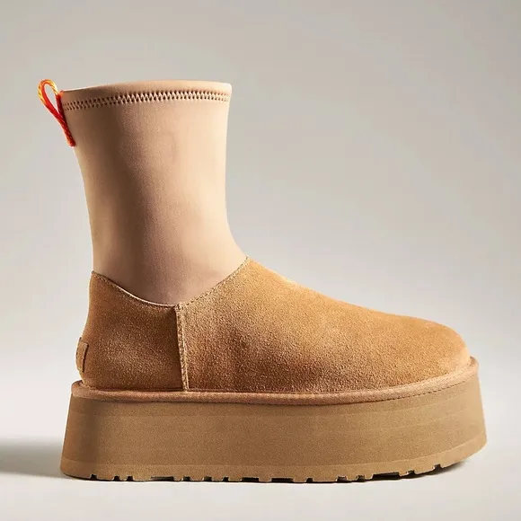 NWT UGG Classic Dipper Stretch Boots!
