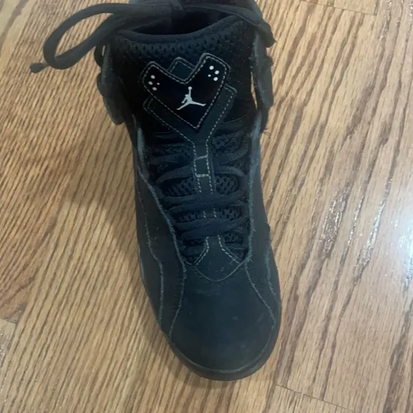 Retro 6 shoes kids good condition