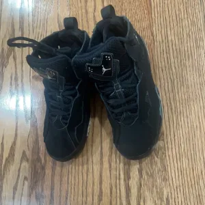 Retro 6 shoes kids good condition