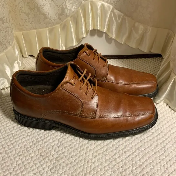 ROCKPORT LACE UP SHOES