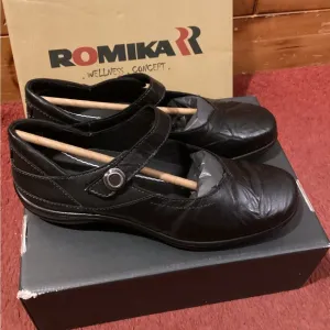Romika | Comfy Leather Mary Jane Cassie 50 Shoes Black | 39