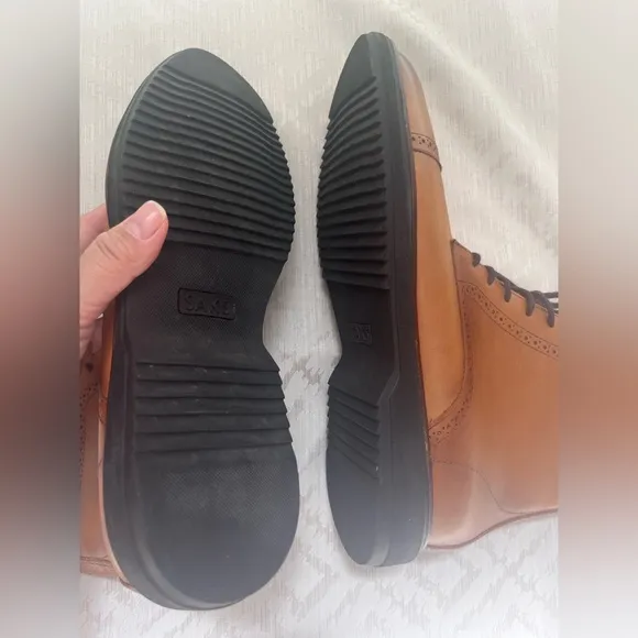 SAKS FIFTH AVENUE Men Perforated Leather Boots Cap Toe Size 10