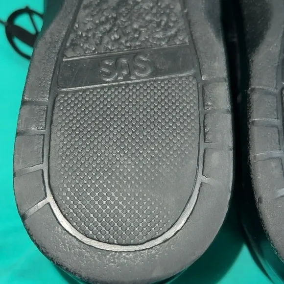 SAS Freetime black leather women’s walking shoes. Size 9.5