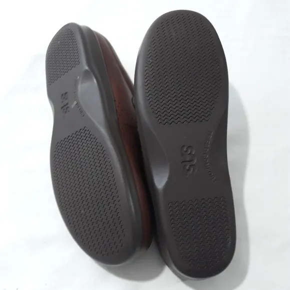 SAS San Antonio Shoemaker Leather Slip On Brown Shoes Bukle Clogs Size 10 1/2 M