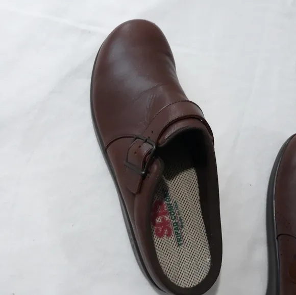 SAS San Antonio Shoemaker Leather Slip On Brown Shoes Bukle Clogs Size 10 1/2 M