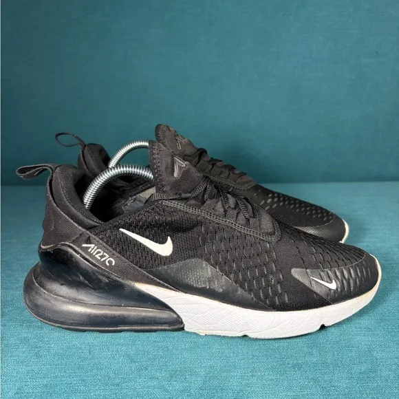 Size 10 - Men’s Nike Air max 270 black/white shoes