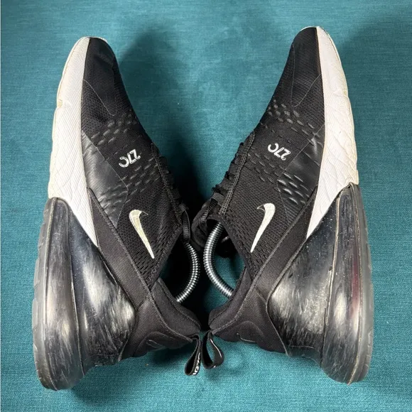 Size 10 - Men’s Nike Air max 270 black/white shoes