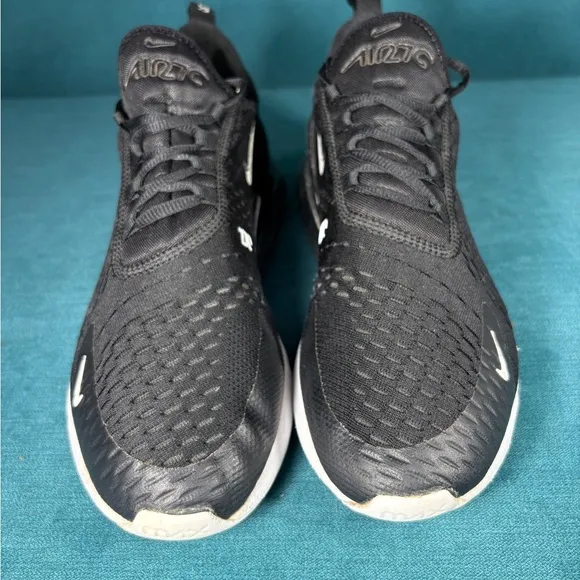 Size 10 - Men’s Nike Air max 270 black/white shoes