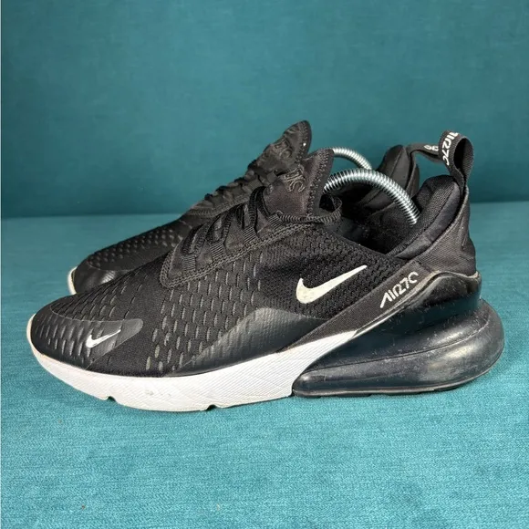 Size 10 - Men’s Nike Air max 270 black/white shoes