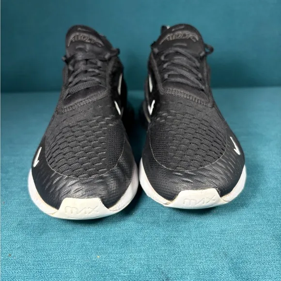 Size 10 - Men’s Nike Air max 270 black/white shoes