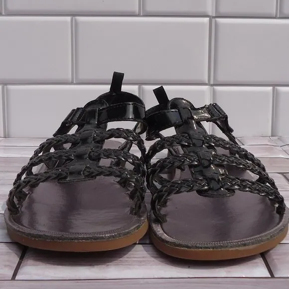 SIZE 3. Oshkosh B'gosh woven patent pu leather straps sandals.