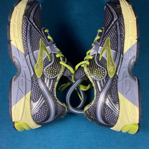Size 6.5 - Women’s Brooks Ravenna 3 multicolor shoes
