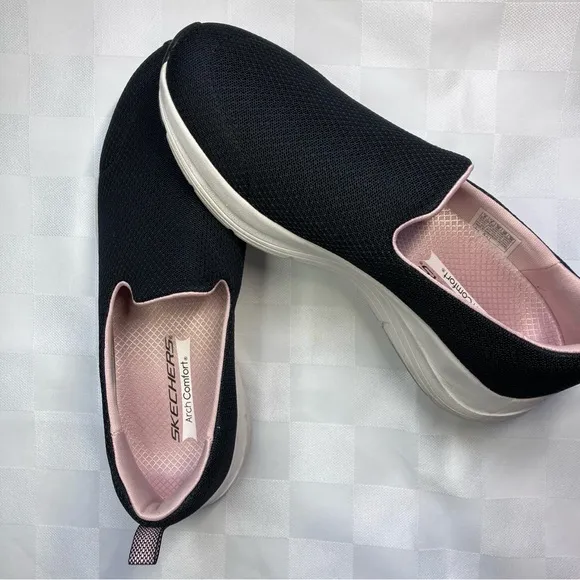 Skechers Arch Comfort Podiatrist Certified Black Slip On Athletic Shoes, 9