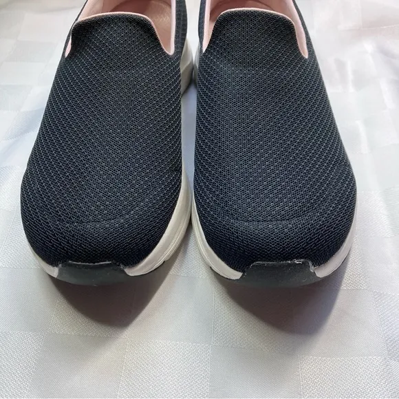 Skechers Arch Comfort Podiatrist Certified Black Slip On Athletic Shoes, 9