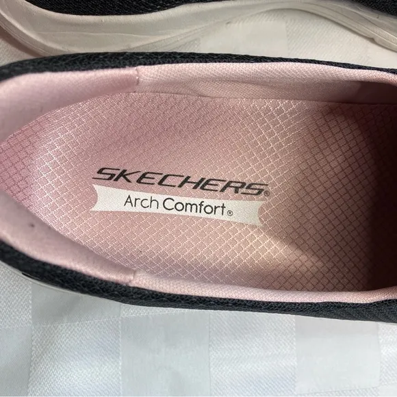 Skechers Arch Comfort Podiatrist Certified Black Slip On Athletic Shoes, 9