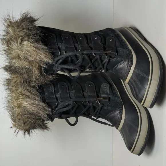 Sorel Joan of Arctic waterproof black suede winter boots womans size 8 EU 39