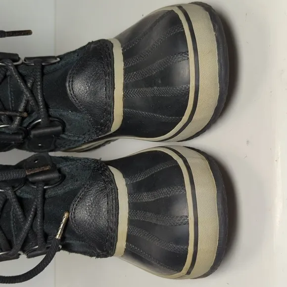 Sorel Joan of Arctic waterproof black suede winter boots womans size 8 EU 39