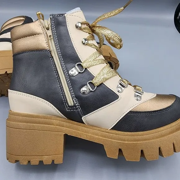 Sugar calling hiker NIB black cream gold color block lug sole boots woman's 8M