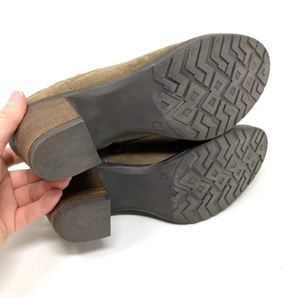 Taos Shaka Taupe Suede Boots