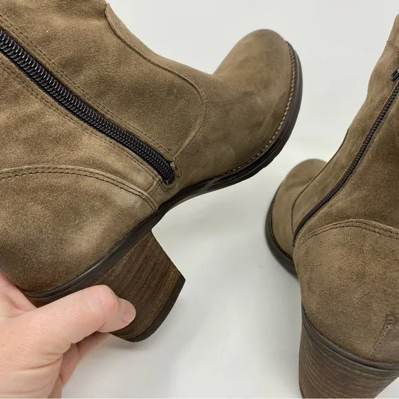 Taos Shaka Taupe Suede Boots