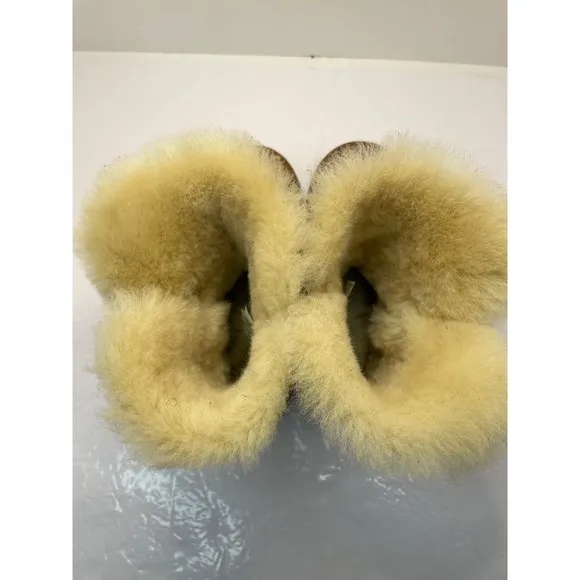 UGG Australia Bailey Button Boots Chestnut Girls Size 2