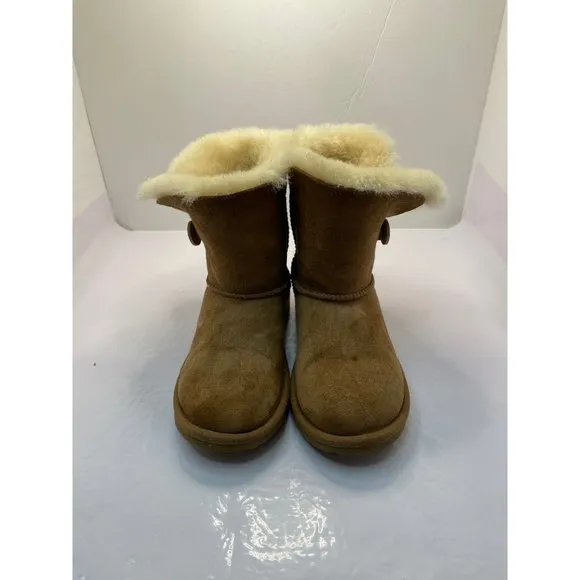 UGG Australia Bailey Button Boots Chestnut Girls Size 2