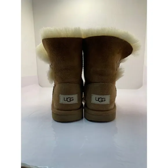 UGG Australia Bailey Button Boots Chestnut Girls Size 2