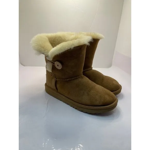 UGG Australia Bailey Button Boots Chestnut Girls Size 2