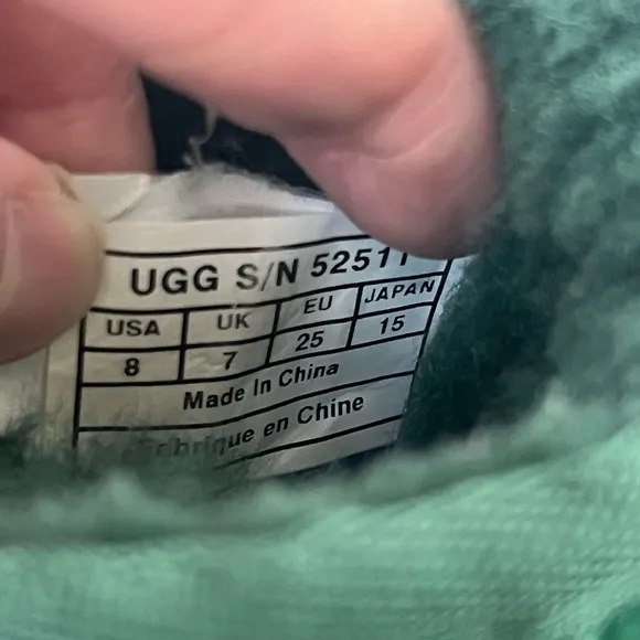 UGG Australia Childrens Kids Classic Short Boots 8 Green Shearling Warm Winter