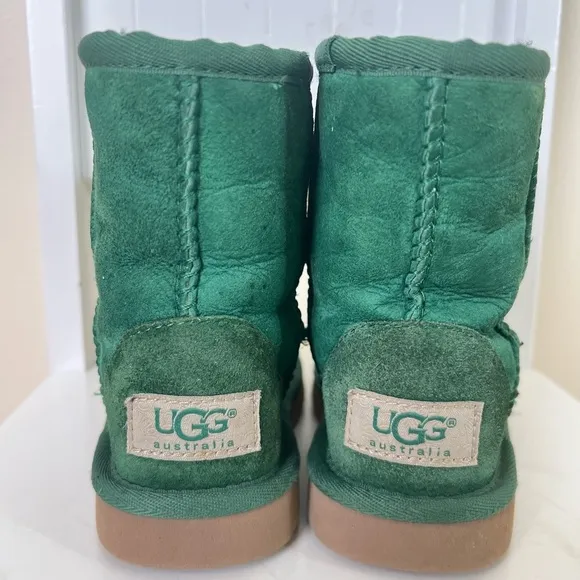 UGG Australia Childrens Kids Classic Short Boots 8 Green Shearling Warm Winter