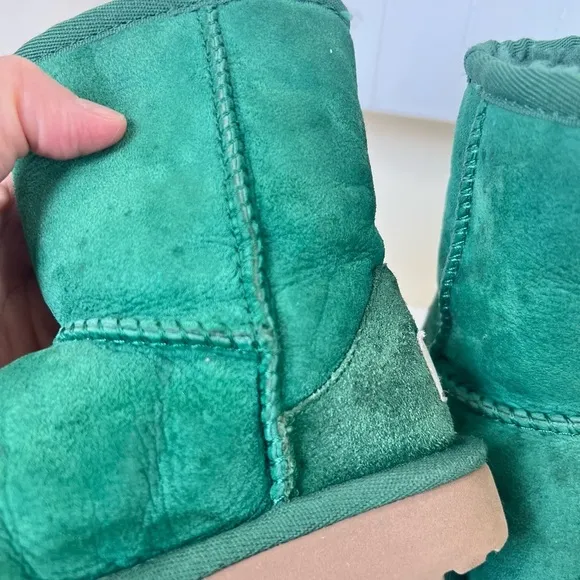 UGG Australia Childrens Kids Classic Short Boots 8 Green Shearling Warm Winter