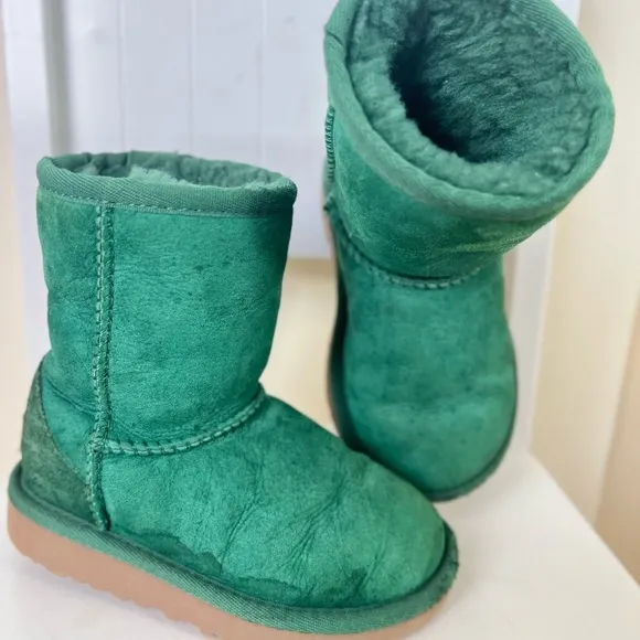 UGG Australia Childrens Kids Classic Short Boots 8 Green Shearling Warm Winter