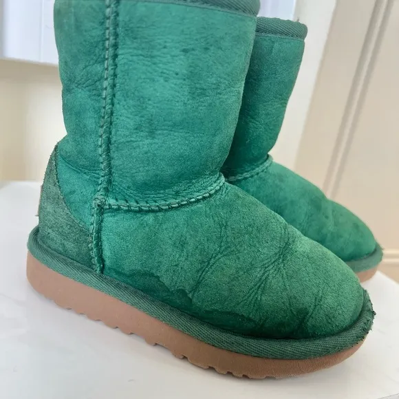 UGG Australia Childrens Kids Classic Short Boots 8 Green Shearling Warm Winter