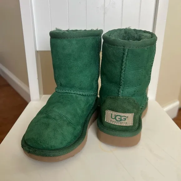 UGG Australia Childrens Kids Classic Short Boots 8 Green Shearling Warm Winter