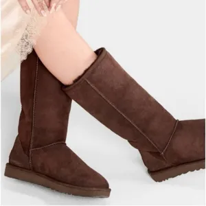 UGG AUSTRALIA CLASSIC TALL CHOCOLATE BROWN BOOTS SIZE WOMANS 6