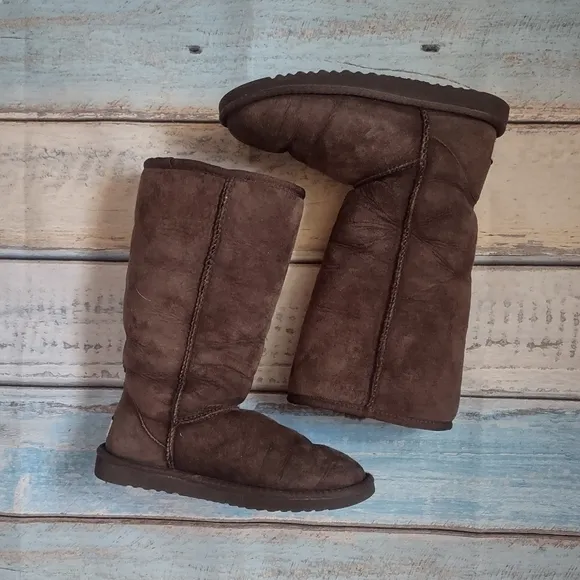 UGG AUSTRALIA CLASSIC TALL CHOCOLATE BROWN BOOTS SIZE WOMANS 6