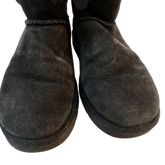 UGG Australia Mini Bailey Button II Logo Boots Black Size 7 Suede Shearling