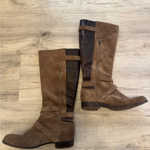 UGG Brown Boots with Suede Finish