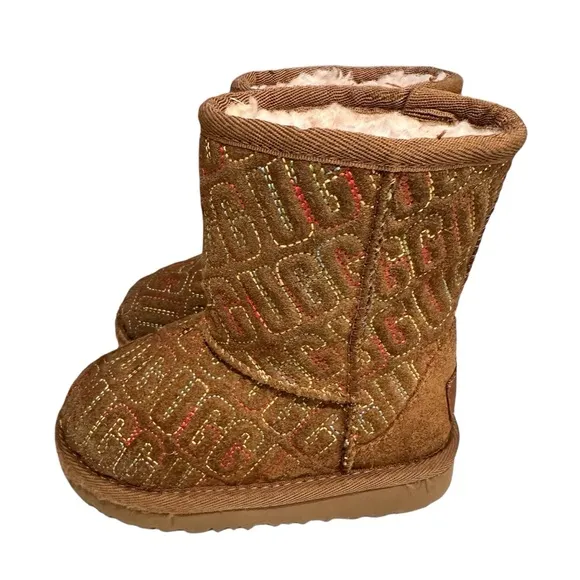 Ugg Classic II Graphic Stitch Boots Toddler‎ Size 7 Like new