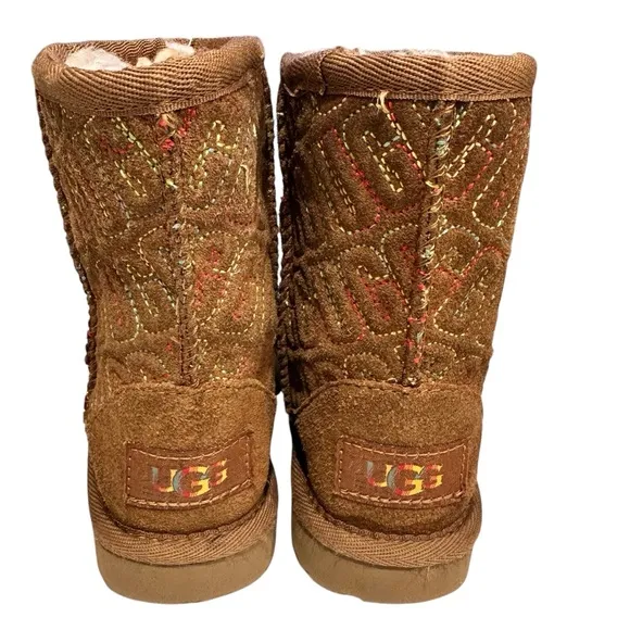 Ugg Classic II Graphic Stitch Boots Toddler‎ Size 7 Like new