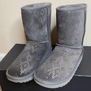 UGG Classic II Icelandic Foil Classic Boots Size 4