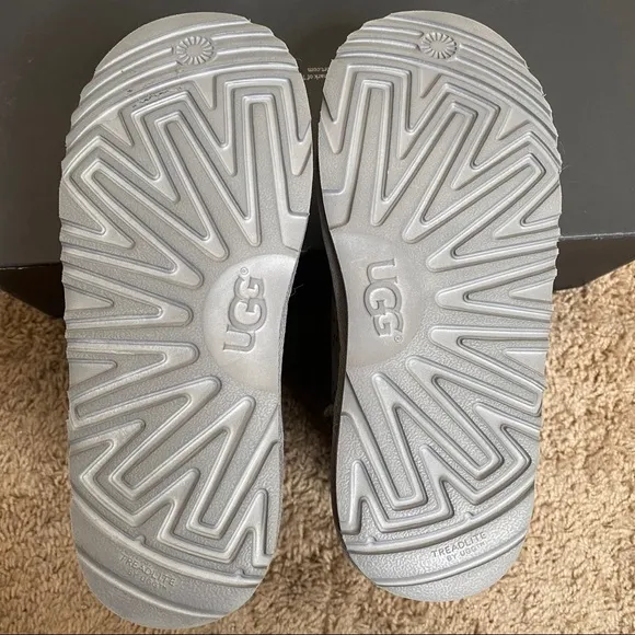 UGG Classic II Icelandic Foil Classic Boots Size 4