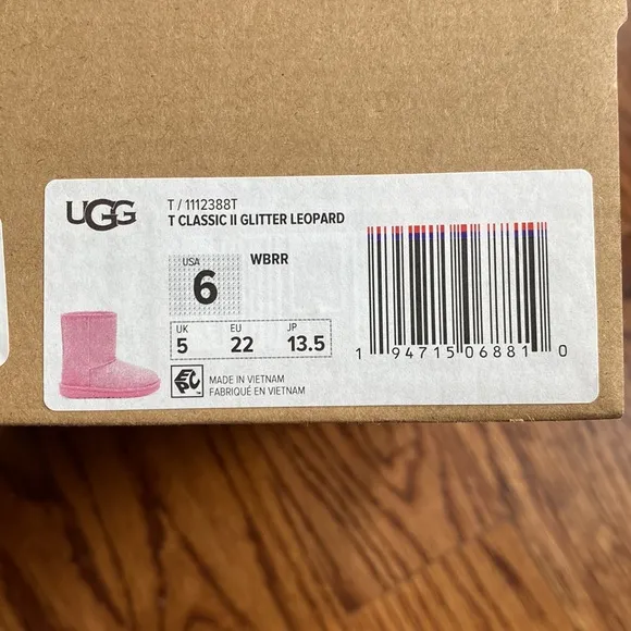 UGG Classic ll Glitter Leopard Boots