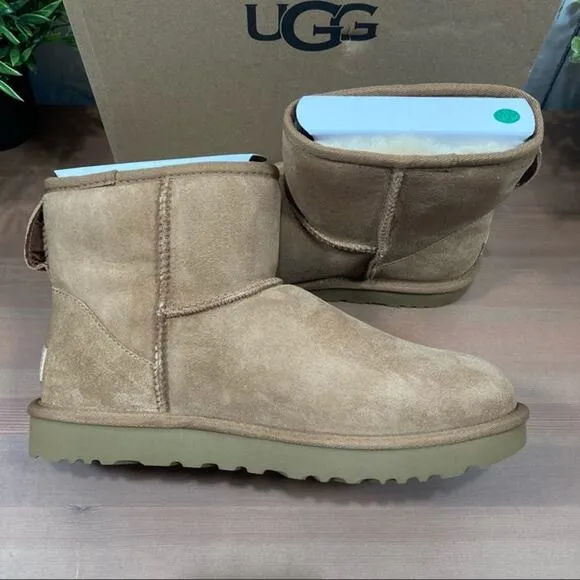 UGG Classic Mini II Genuine Shearling Lined Boots Size 6