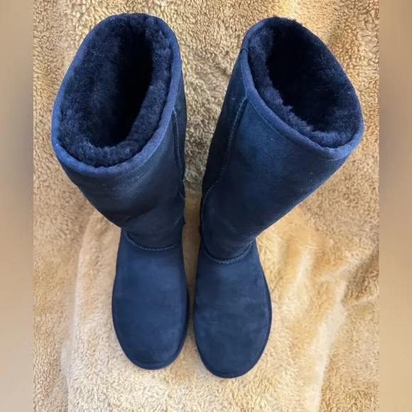 Ugg Classic Tall Black Boots Women’s Size 7