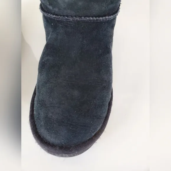 UGG Classic Tall Boots Size 4