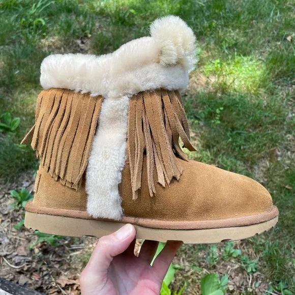 Ugg Darlala classic slip on chestnut boots size 5 juniors 6.5 woman’s